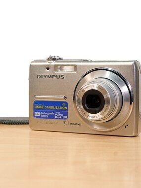 Vintage Olympus FE-230 7.1MP Digital Camera, Silver Compact, Tested Works